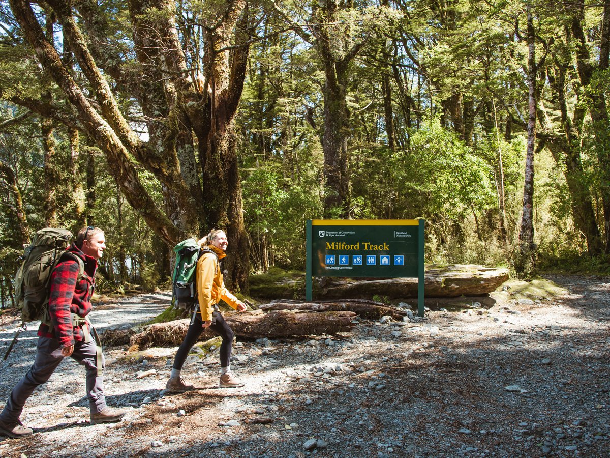 Milford Track Day Walk, Lake Te Anau Fiordland Outdoors