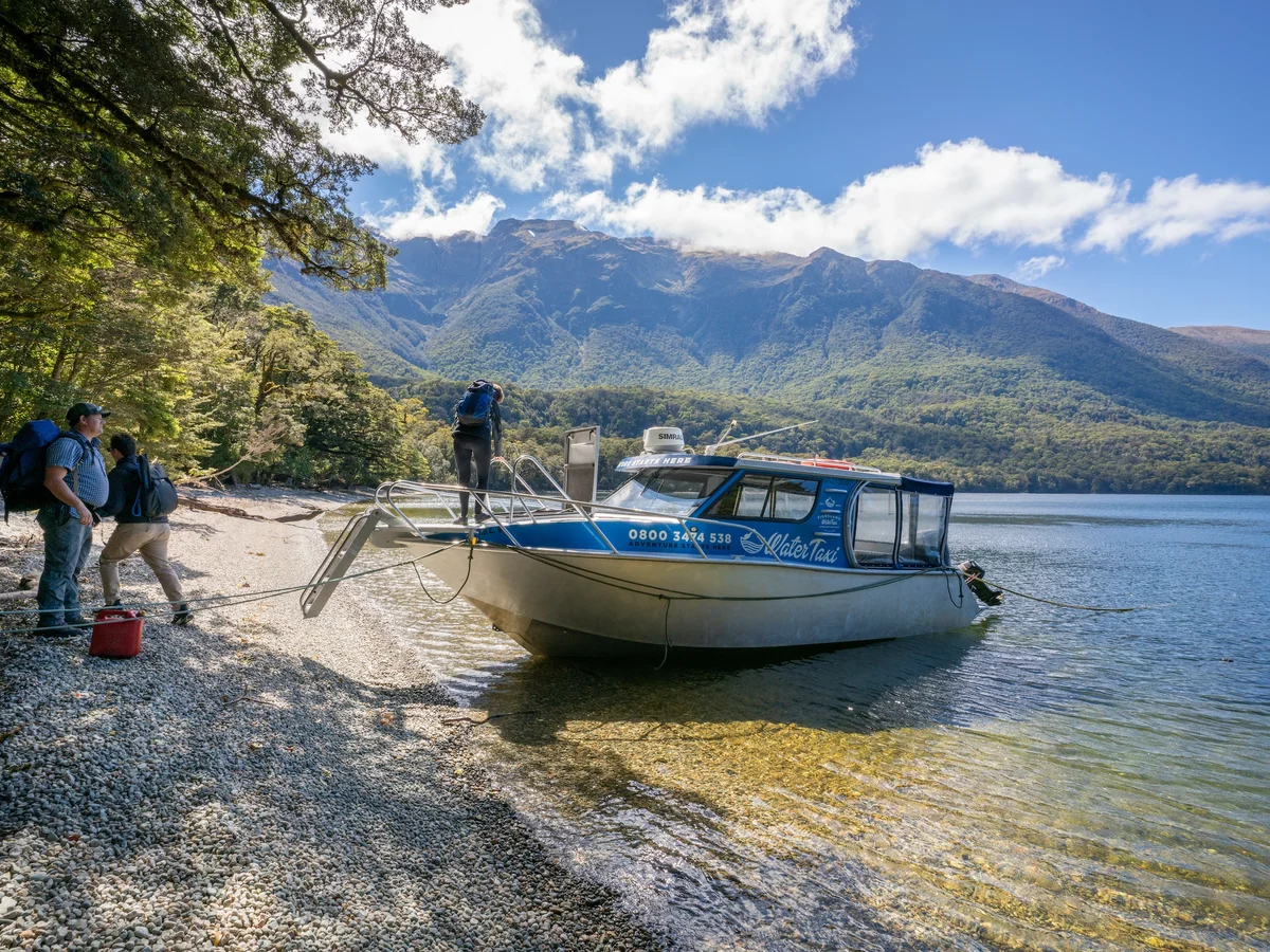 Lake Hankinson Water Taxi, Fiordland Outdoors