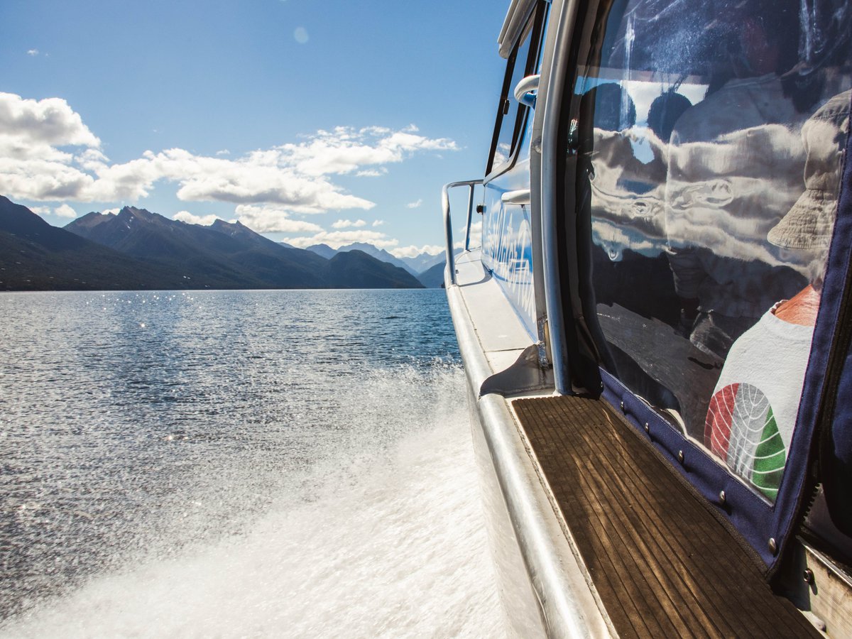 Milford Track Water Taxi, Fiordland Outdoors Co